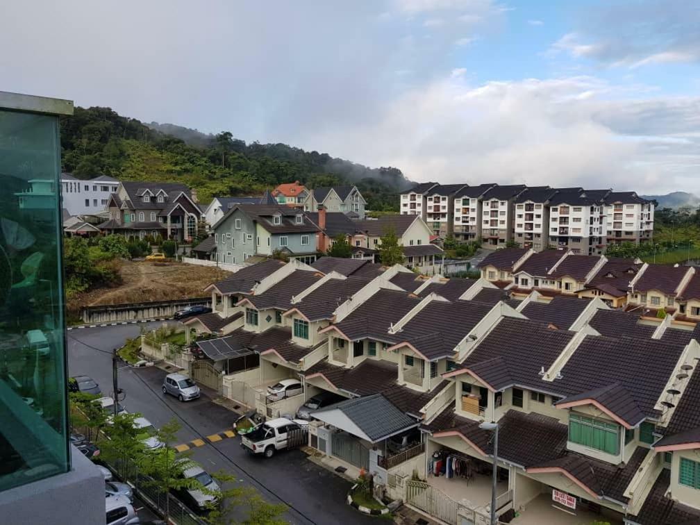Azizi&Yati Muslim Homestay 金马仑高原 外观 照片